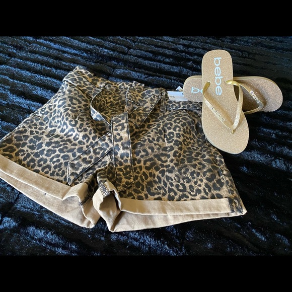 Express Leopard Shorts & Bebe Flip Flops - Picture 1 of 4